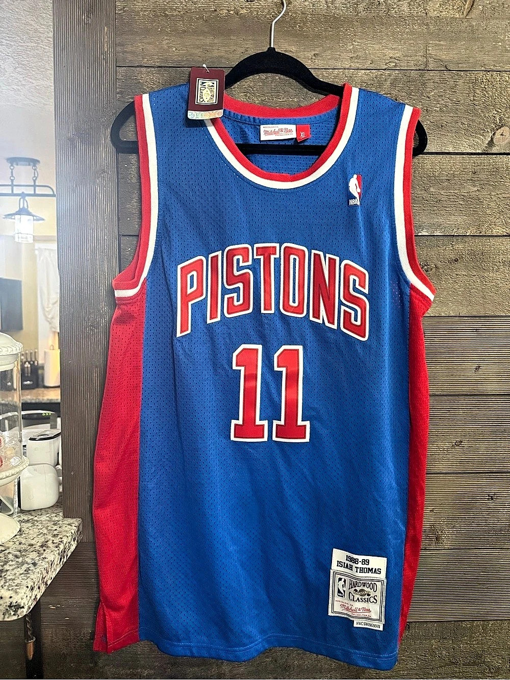 Mitchell & Ness Detroit Pistons 1988-89 Isiah Thomas Hardwood Classics Swingman